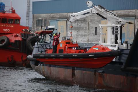 Embarcación de Sebastían de Ocampo descendiendo al mar