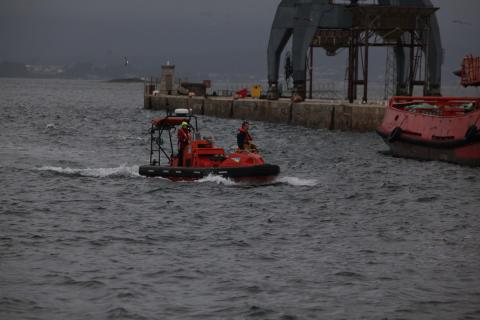 Embarcación de Sebastían de Ocampo navegando en puerto